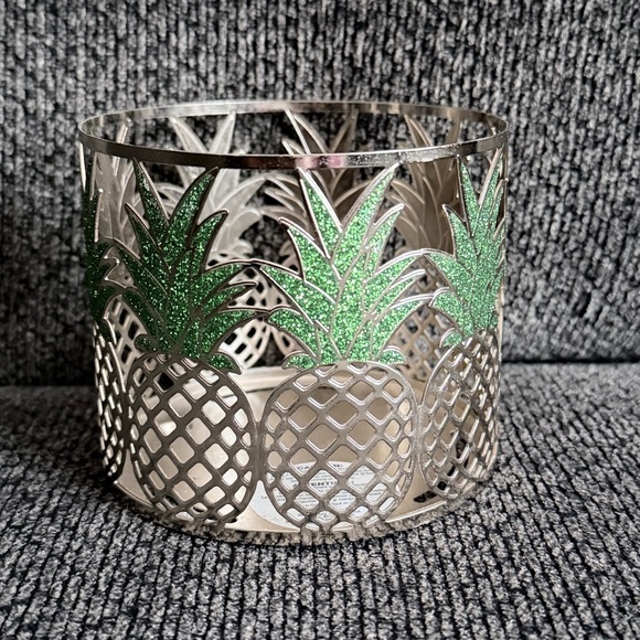 Bath & Body Works Pineapple 3 Wick Candle Holder - NWT - Picture 2 of 3